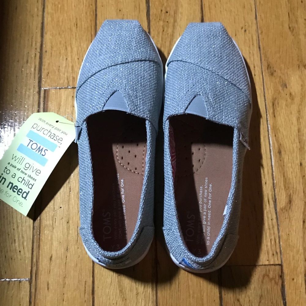 BNWT classic Silver Linen Glimmer TOMS